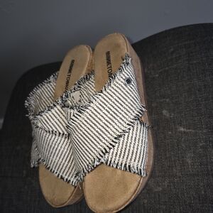 Minnetonka Women's Black and White Striped Sandals